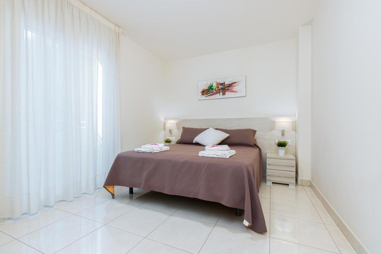 Apart-Rent Apartamento Francesc Macia 2003 로지즈 외부 사진