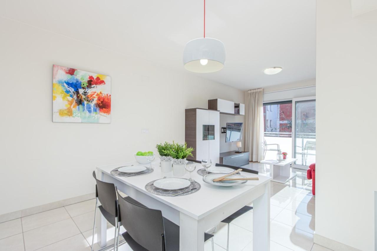 Apart-Rent Apartamento Francesc Macia 2003 로지즈 외부 사진
